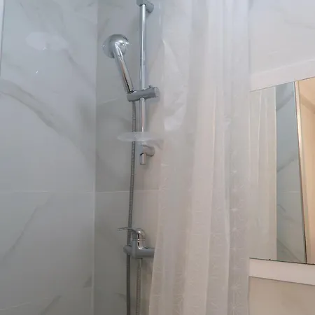 Charming Parisian At Rue Coysevox